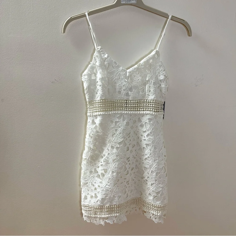 Lovers + Friends white floral lace dress XS revolve - Picture 3 of 7
